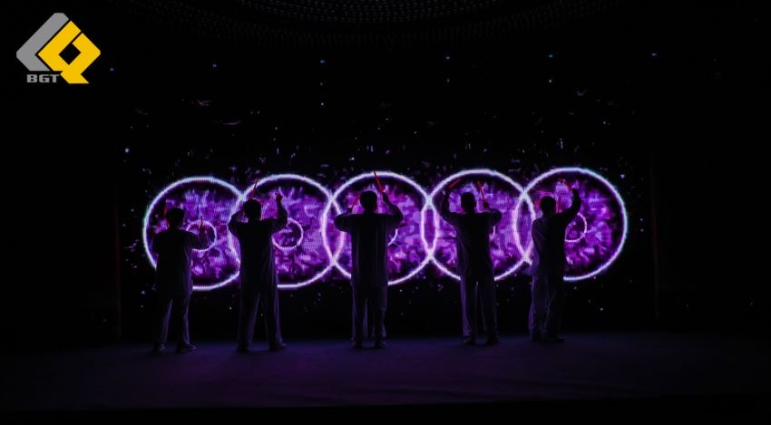 ��ͷ�� | ͬ�ľ��������� ΰ�¹���19462023���ʢ��Բ�����У�