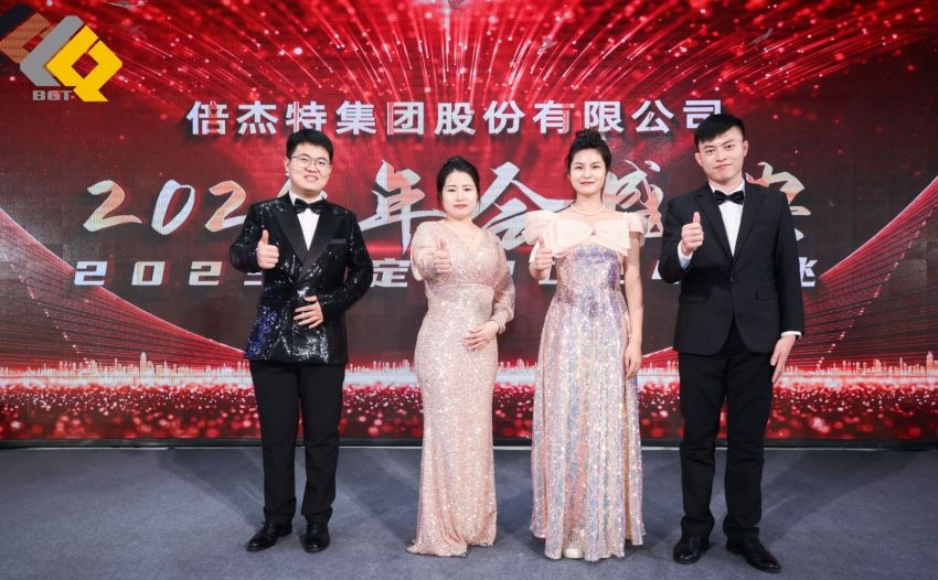 ��ͷ�� | ͬ�ľ��������� ΰ�¹���19462023���ʢ��Բ�����У�