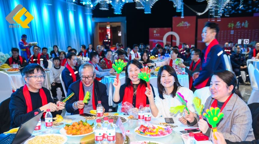 ��ͷ�� | ͬ�ľ��������� ΰ�¹���19462023���ʢ��Բ�����У�