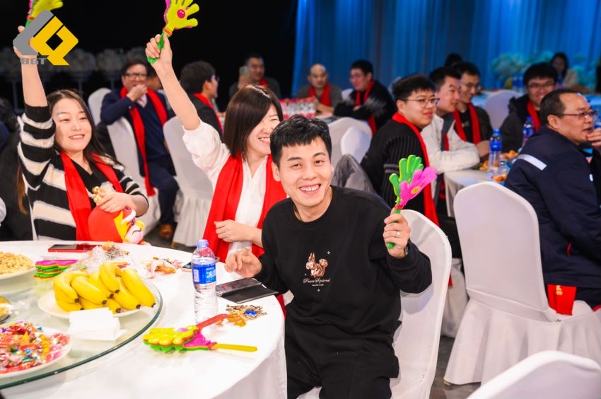 ��ͷ�� | ͬ�ľ��������� ΰ�¹���19462023���ʢ��Բ�����У�