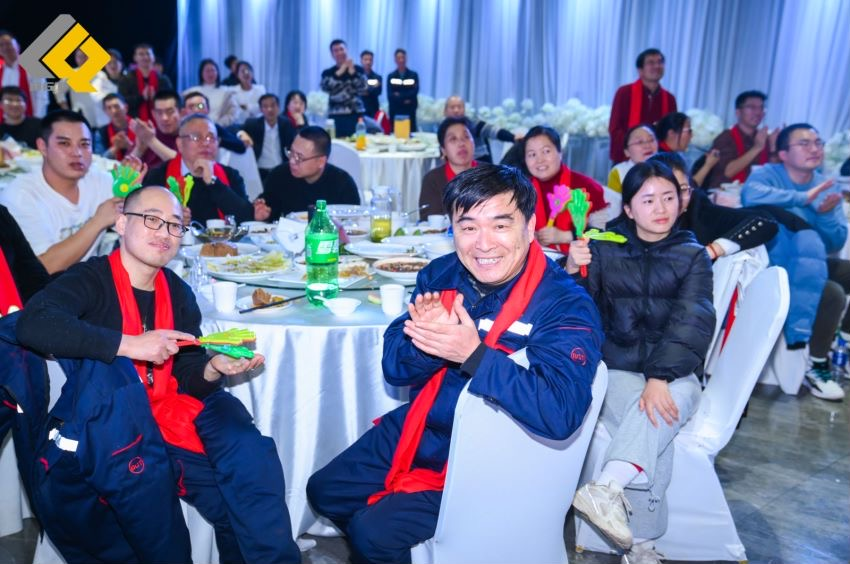 ��ͷ�� | ͬ�ľ��������� ΰ�¹���19462023���ʢ��Բ�����У�