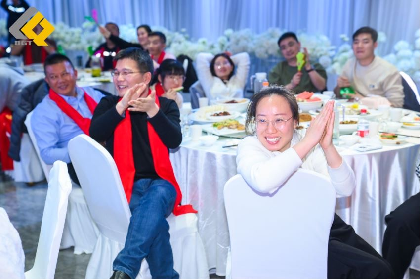 ��ͷ�� | ͬ�ľ��������� ΰ�¹���19462023���ʢ��Բ�����У�