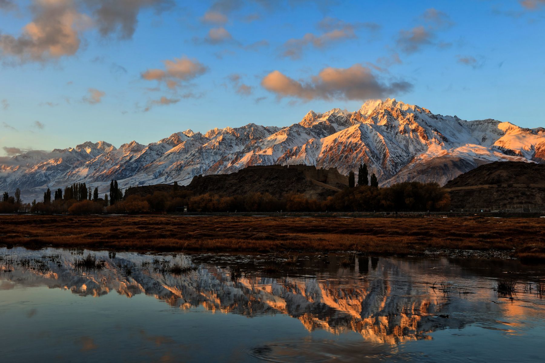 ��ͷ�� | һ����ΰ�¹���1946�ֳɾ�������ͭ��