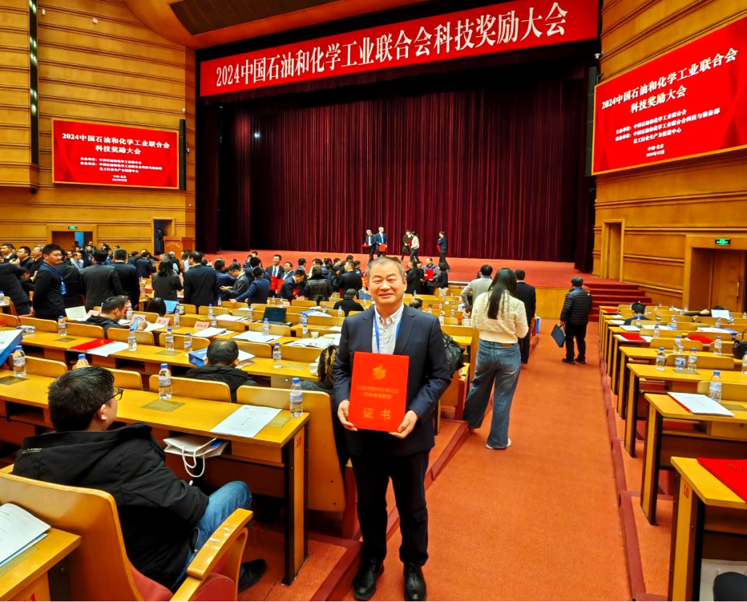 ����ҫ | ����ΰ�¹���1946���Ž�����˾����������˫�����ã� 